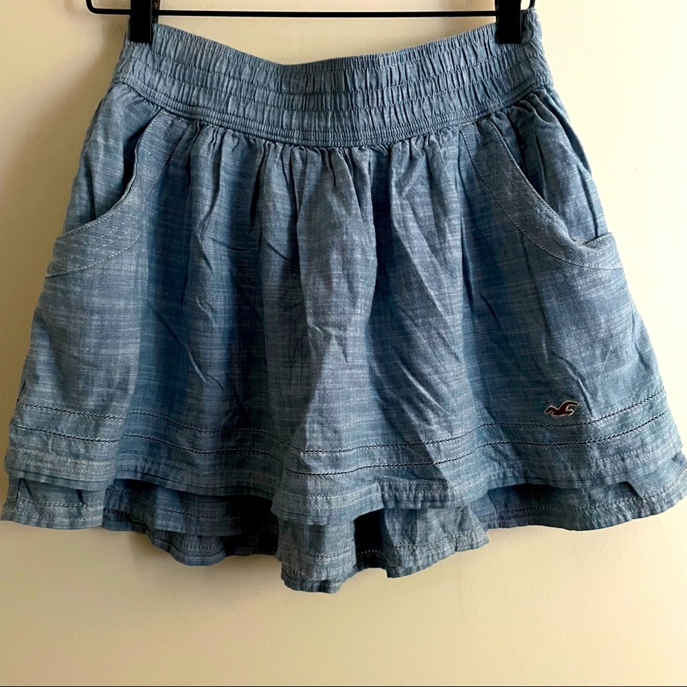 NWOT Hollister women’s size large tiered chambray mini skirt